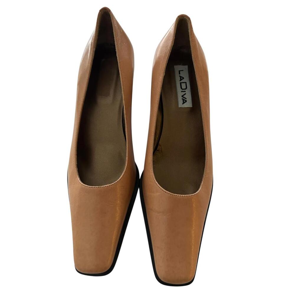 Classic Tan Mid Block Heel Pumps for Women - Picture 2 of 7